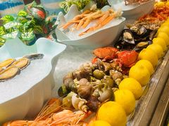 -广州万富希尔顿酒店·感趣自助餐厅·金秋蟹宴生蚝海鲜刺身