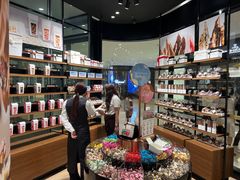 -Laderach 莱德拉(上海环贸iapm店)