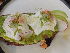 牛油果温泉蛋吐司-O'mills Sourdough Bakery&Bistro(永嘉路店)