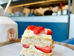 椰子草莓蛋糕切角-wagas(暖山店)