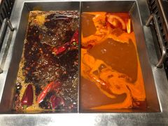 -老牌坊云南鱼豆花火锅(哈西万达店)
