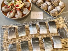 -围炉肉舍•炭烤活鳗•丹东海鲜烤肉(步行街店)