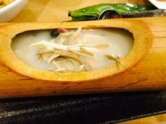 -香巴拉云南餐厅(华莱坞店)