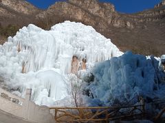 -大平台龙居瀑布旅游区