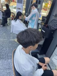 点击看大图 -藤野造型专业烫染接发