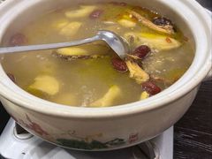 五指毛桃石橄榄鸡煲-金龙·打边炉(南京西路店)