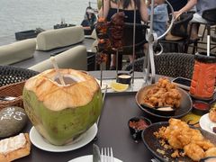 -Sunset Bar(丹绒亚路香格里拉店)