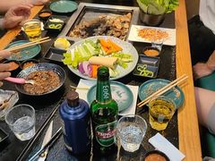 -臻牛烤肉