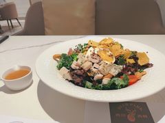 墨西哥玉米片鸡肉混合坚果沙拉-Deer Park鹿园西餐(仁恒置地广场店)