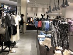 -URBAN REVIVO(七宝领展广场店)