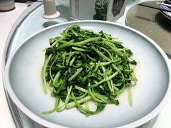 -八府香鸭·啫啫煲(华山路店)