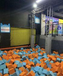 -蹦贝运动中心·蹦床·攀岩·闯关(龙岗店)