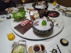 -红鼎豆捞·非遗鲍皇汤火锅(宝丰路店)