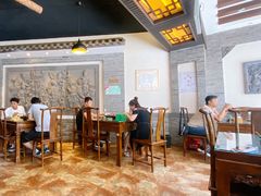 大堂-王明古法砂锅居(开化寺店)