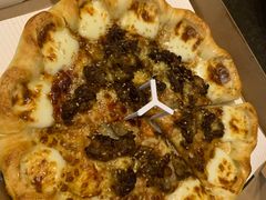 炙烤澳洲牛肉比萨（大方薄底）-必胜客(绿地新都会店)