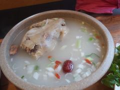 参鸡汤-百年石锅饭·朝鲜族传统民餐