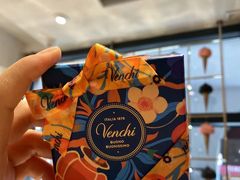 -VENCHI 闻绮(上海佛罗伦萨小镇店)