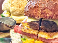 双蛋指椒牛肉汉堡-魏斯理汉堡(西安沣东吾悦店)