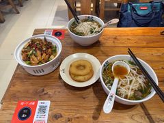 -湘人龙记老长沙米粉(鸟巢店)