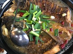 秘制鱼头-临江餐馆二楼美食部落