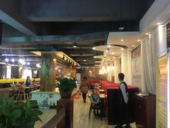 -皇品世家牛排(七一路店)