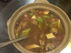 豆腐肥肠-山城家常菜铁锅炖鱼