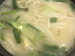 -在蒙自过桥米线