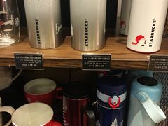 -星巴克(武汉欧利新天地店)