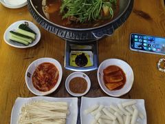 -喇喇排骨火锅·传统韩式脊骨汤(望京西园总店)