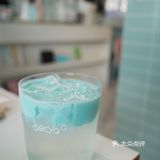 杯子盘子装得全都是可爱