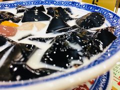 -赵记传承特色牛奶甜品(泉城广场店)