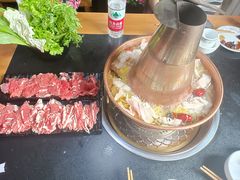 -果松木炭酸菜铜火锅·外婆参鸡汤