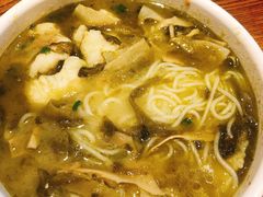 -渝是乎酸菜鱼·川渝小炒(新世界百货望京店)