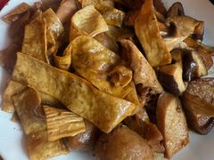 -老鼎万春卤菜(五代传承创始老店)