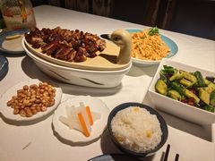 -八府香鸭·啫啫煲(华山路店)