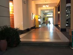 -王府井奥莱临潼小镇(临潼店)