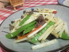 花生苗炒牛柳-龙桥私厨·姜花菊花过桥鱼·顺德菜(容桂店)