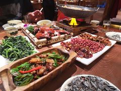 -老滇山寨•云南特色菜•地方菜•民族风情歌舞表演(金碧店)