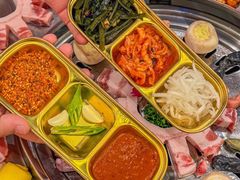 -哈哈碳都·牛肋条无限自助烤肉(台江万达店)