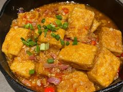 蒜香火腿包浆豆腐-云海肴·汽锅鸡·云南菜(高德置地店)