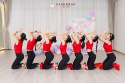 -亚太瑜伽普拉提学院