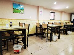大堂-吴三酸菜麻食酱香面馆(印花布园小区店)
