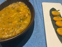 -香巴拉云南餐厅(华莱坞店)