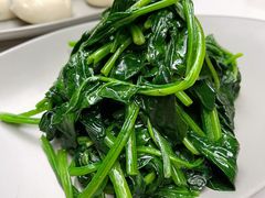清炒菠菜-麻六记(新天地店)