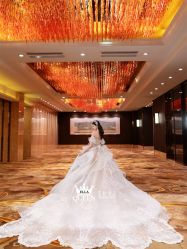 点击看大图 -艾拉·女王婚纱礼服馆