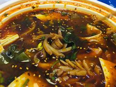 -白乐天毛肚火锅馆(解放碑店)