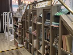 -钟书阁(群光广场店)