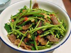 藜蒿炒腊肉-回家吃饭·地道南昌菜(建德观总店)