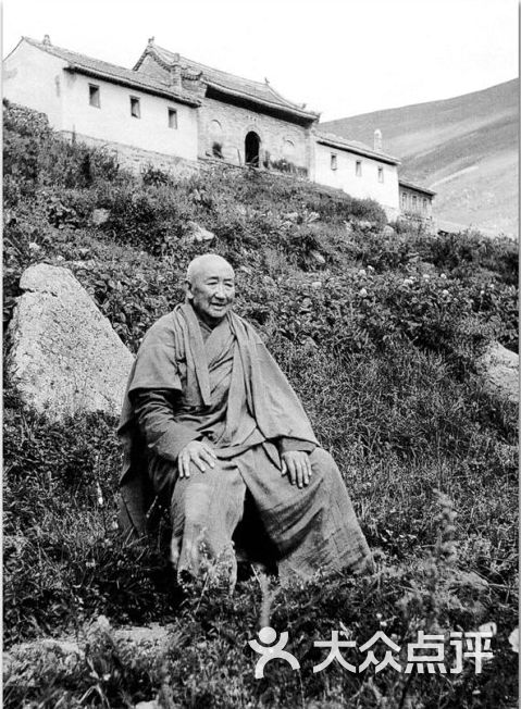 能海上师在五台山清凉桥山坡上