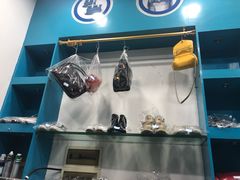 -奥特洗福莱干洗、皮具护理店(铜川路店)